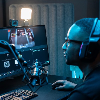 Logitech StreamСam cámara web 1920 x 1080 Pixeles USB 3.2 Gen 1 (3.1 Gen 1) Grafito